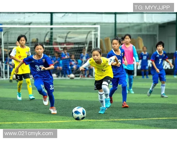 体育小达人足球明星汇聚一堂展现青春活力与竞技风采