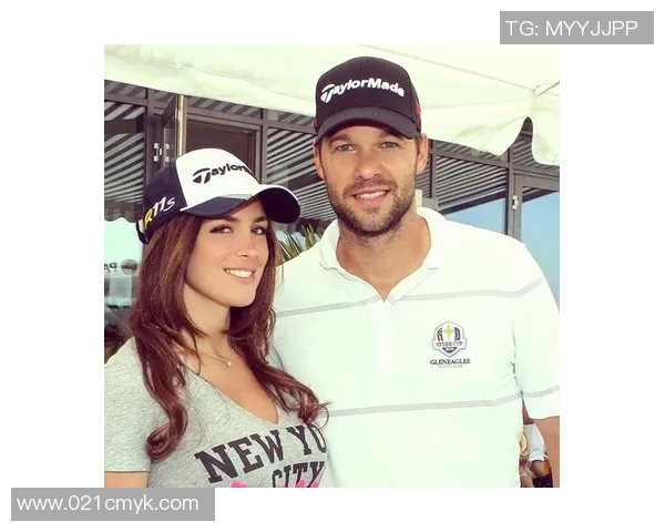 德国足球明星情侣甜蜜瞬间大曝光浪漫生活照引发热议