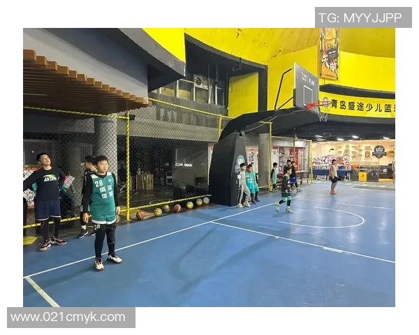 篮球的魅力与技巧探讨如何提升球技和团队合作精神